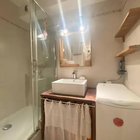 As22947-studio Direct Sur