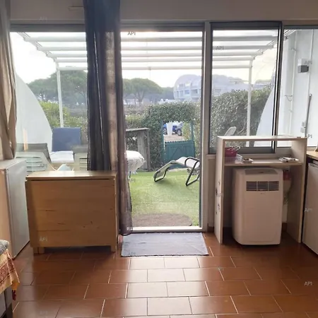 As22947-studio Direct Sur *